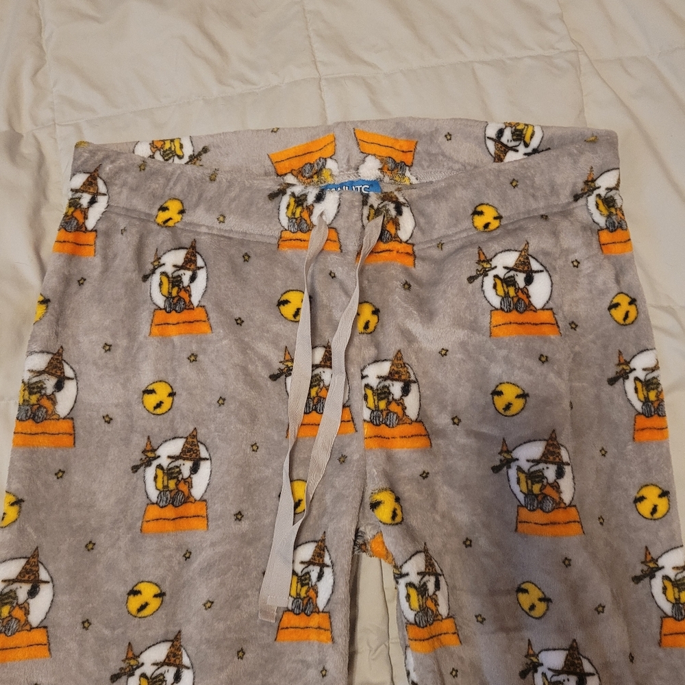 $10 off $60 ⭐️ Peanuts halloween Snoopy pajama pants